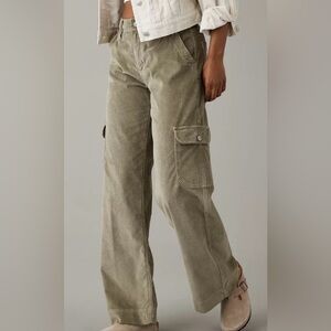 American Eagle Dreamy Drape Super High Rise Baggy Women’s 0 Green Corduroy Cargo